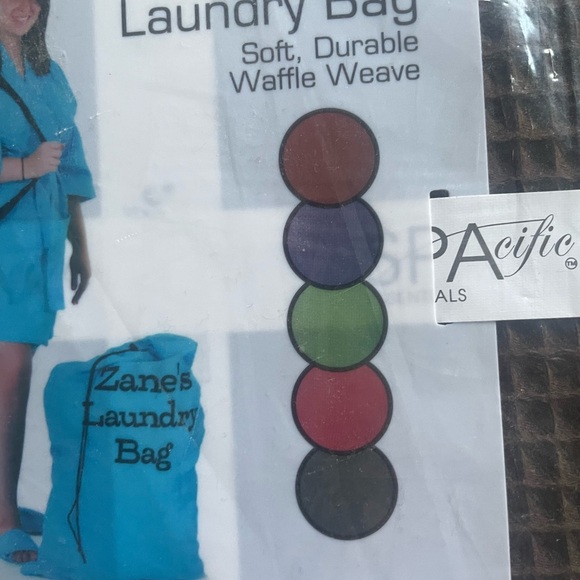 NWT spa essentials laundry bag - Picture 2 of 4
